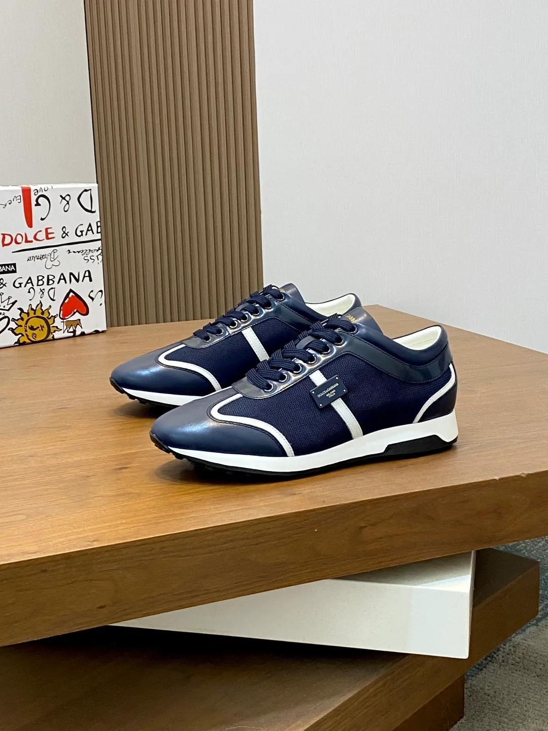 Men's Men's Shoes💰840••Classic••Dolce&Gabbana••DG✔️High-end men's sports•casual shoes. Original goods from top counters. Original imported cowhide, multi-material splicing design ➕Imported cowhide lining, cowhide feet ➕Original TPR elastic outsole.  Size: 39-44 (38, 45 customized)